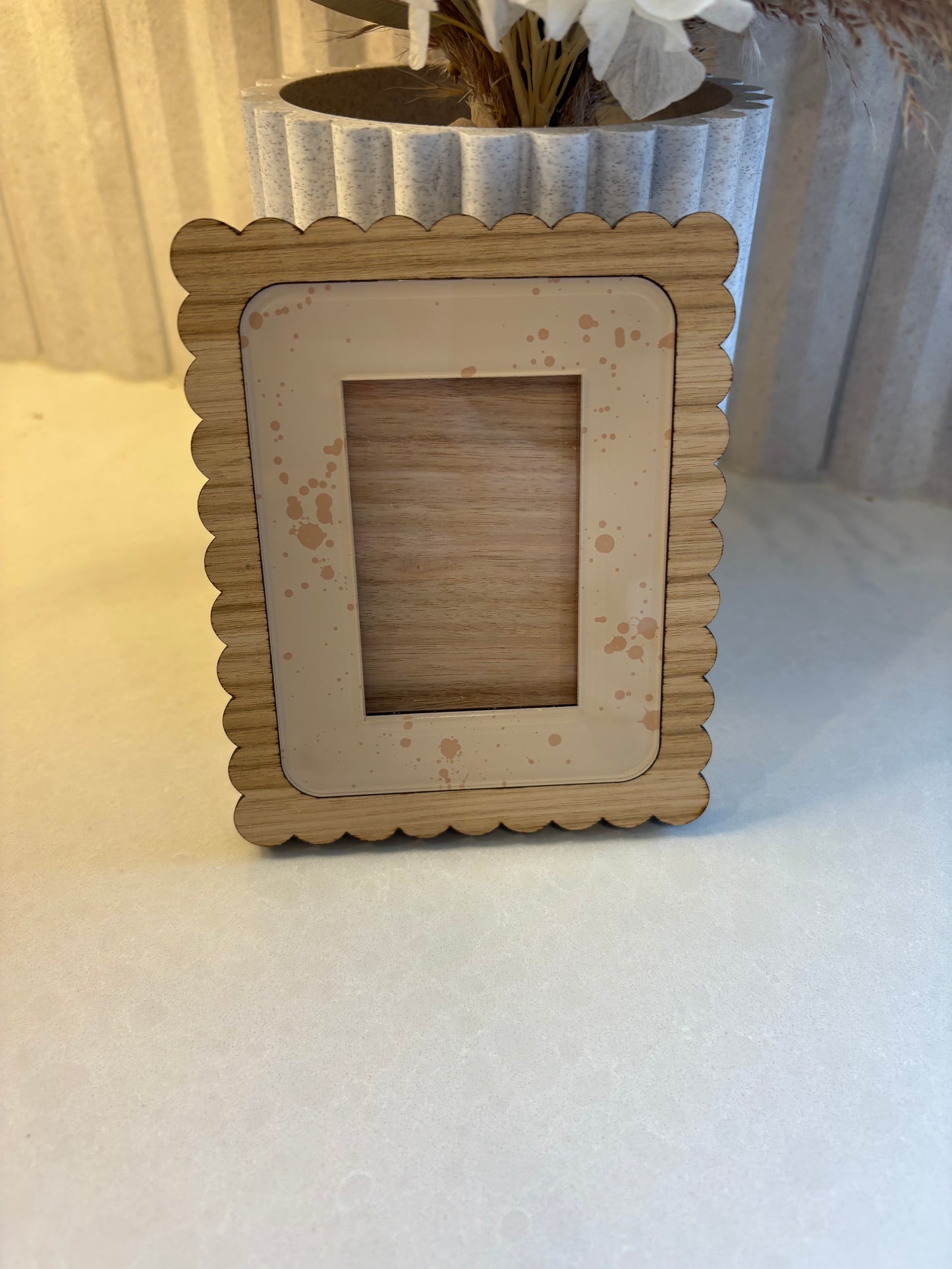 Timber Scalloped Photo Frame