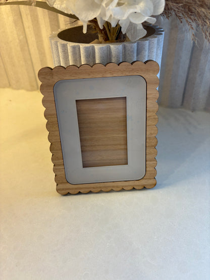 Timber Scalloped Photo Frame